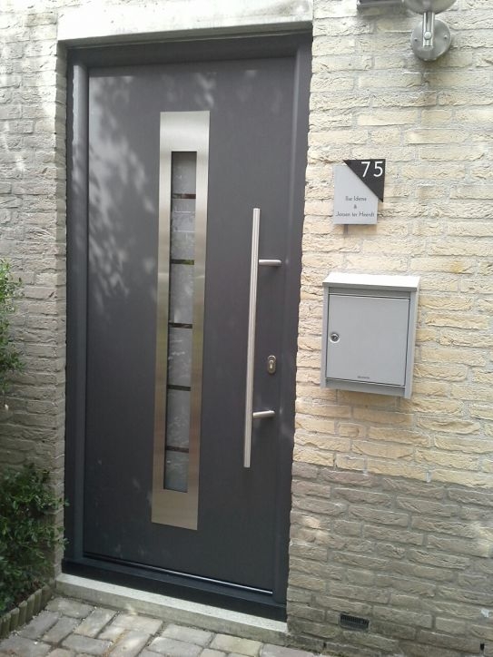 Aluminium voordeuren in de buurt van Raamsdonksveer zijn veilig, isolerend en onderhoudsarm