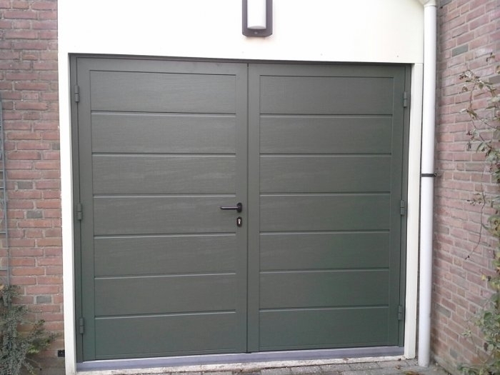 Openslaande garagedeuren van STERK deur en techniek